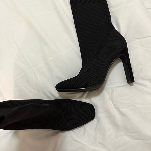 New boots from shein, cucco brand, black color, 8 size. - Picture 3 of 3